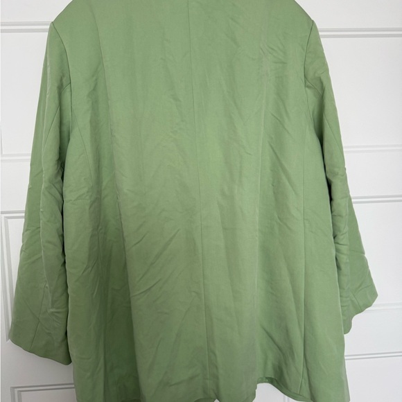 Blazer - Picture 5 of 7